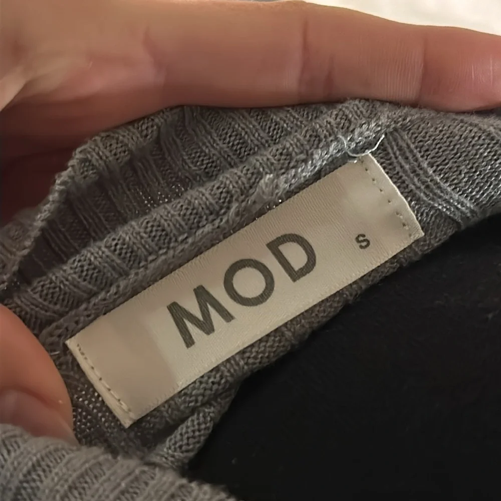 Sweater 💙 - Picture 3 of 3